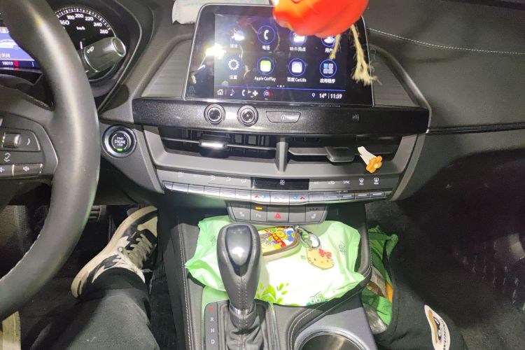 凯迪拉克CT4 2021款 28T 豪华型中控内饰16