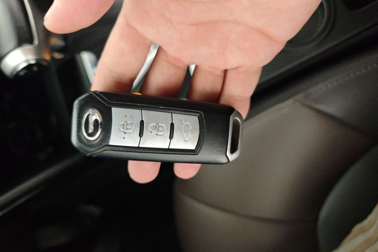 广汽传祺 传祺GS4 2017款 235T G-DCT两驱精英版中控内饰7001