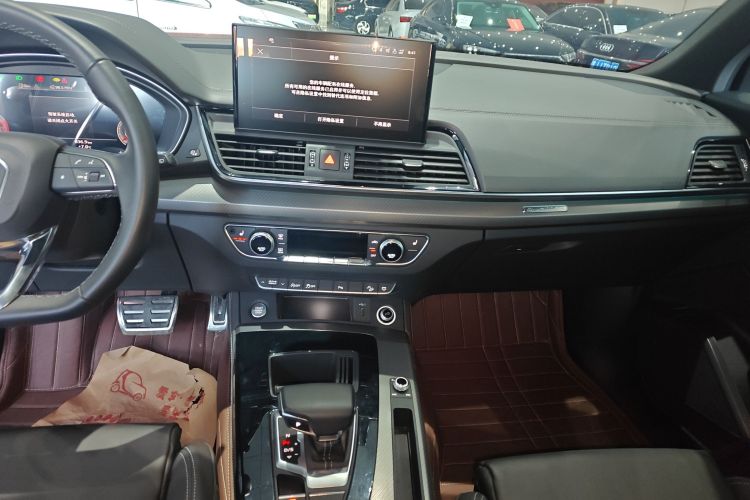 奥迪Q5L 2023款 40T 豪华动感型中控内饰16