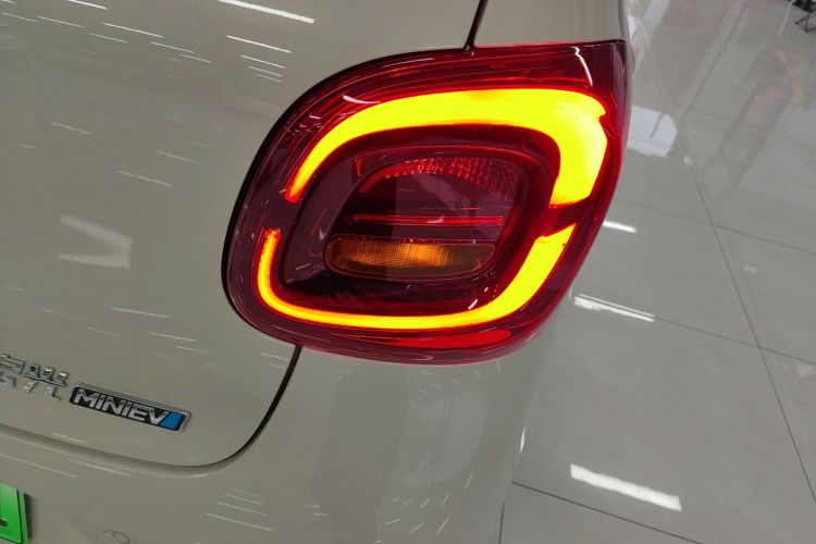 五菱汽车 宏光MINIEV 2025款 四门版 进阶款车身外观6006