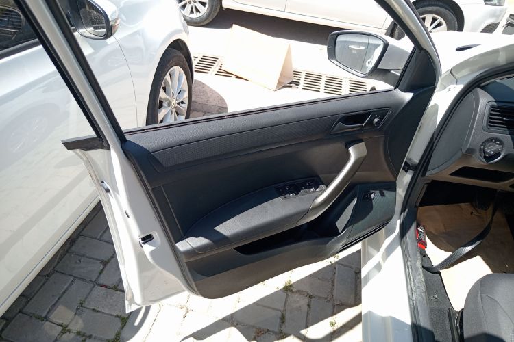 大众 桑塔纳 2016款 1.6L 手动风尚版中控内饰47