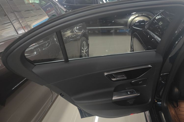 奔驰C级 2022款 C 200 L 运动版中控内饰7008