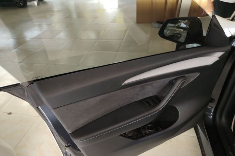 特斯拉 Model Y 2024款 后轮驱动版中控内饰7007