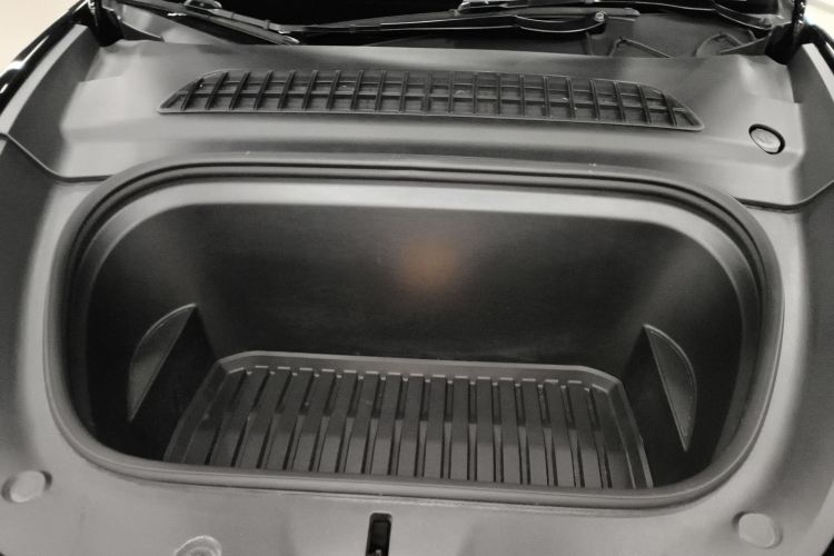 特斯拉 Model Y 2022款 改款 长续航全轮驱动版局部细节24