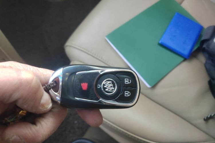 别克GL8 2017款 ES 28T 尊享型 国V中控内饰11