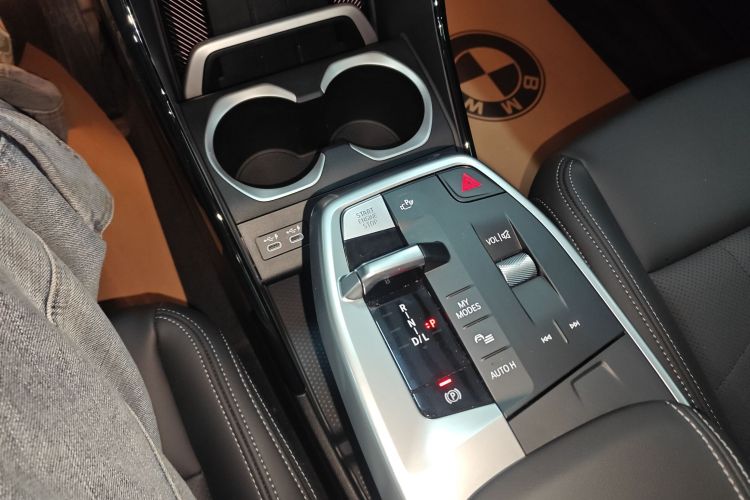 宝马X1 2023款 sDrive25Li M运动套装中控内饰18