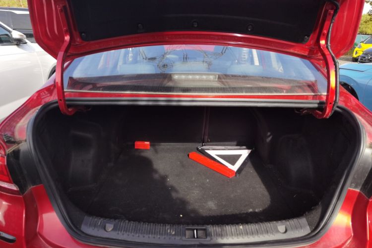 北京汽车 北京EU5 2018款 R550 智潮版机舱底盘23