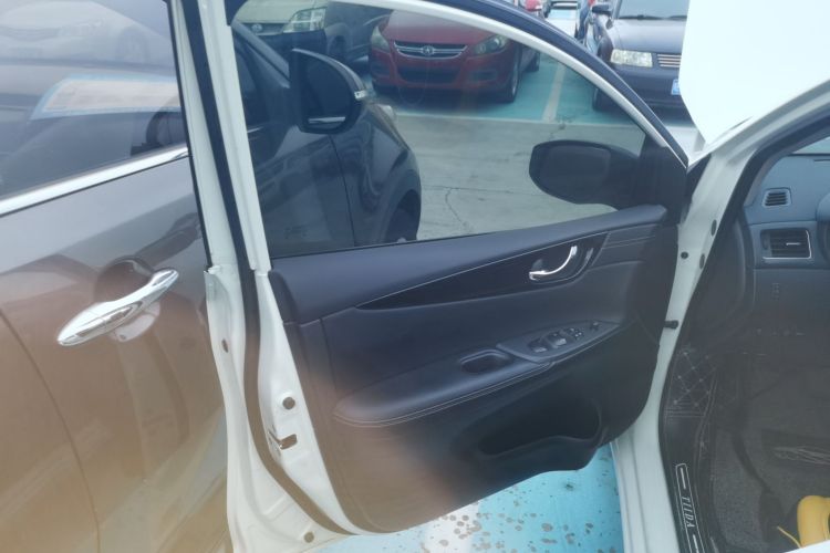 日产 骐达TIIDA 2021款 1.6L CVT酷动版中控内饰7007