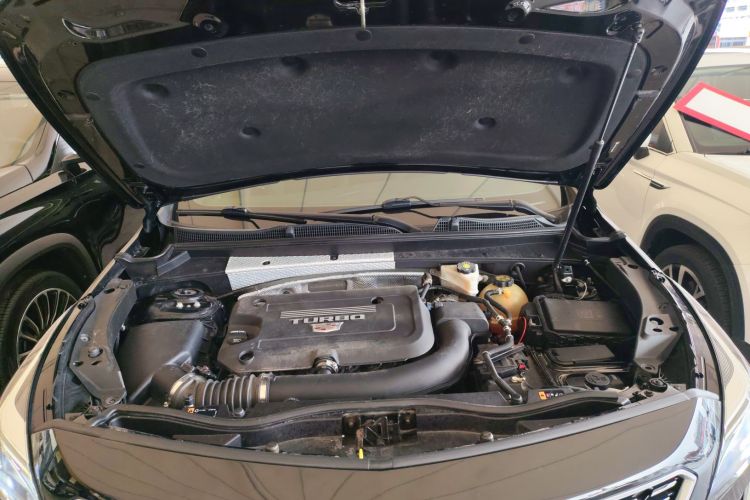 凯迪拉克XT4 2021款 28T 两驱领先型机舱底盘24