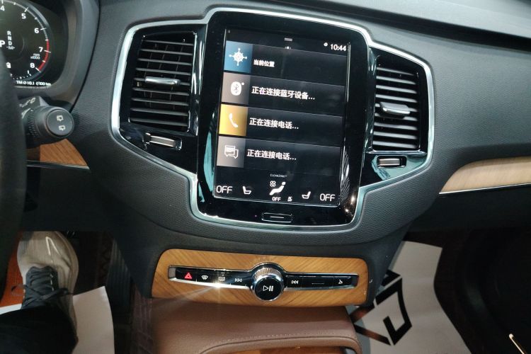 沃尔沃XC90 2022款 B6 智逸豪华版 7座中控内饰16