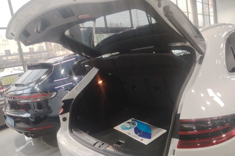 保时捷 2017款  Macan 2.0T机舱底盘23