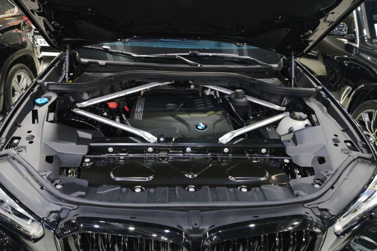 宝马X5 2022款 改款 xDrive 30Li 尊享型M运动套装机舱底盘24