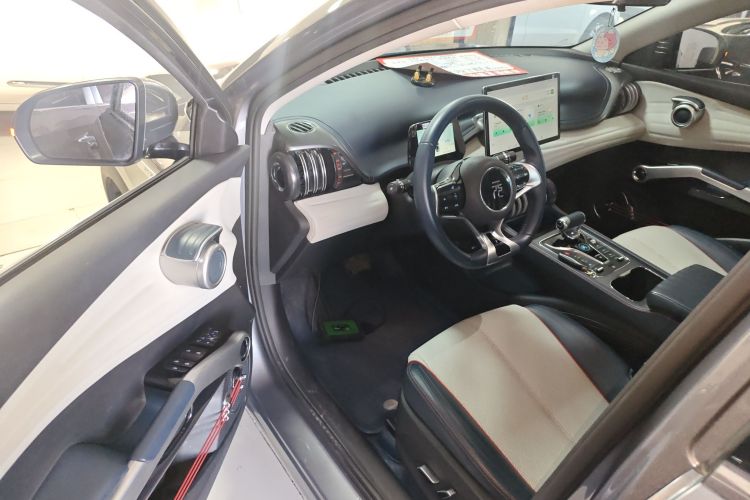 比亚迪 元PLUS 2022款 430KM 豪华型中控内饰7003