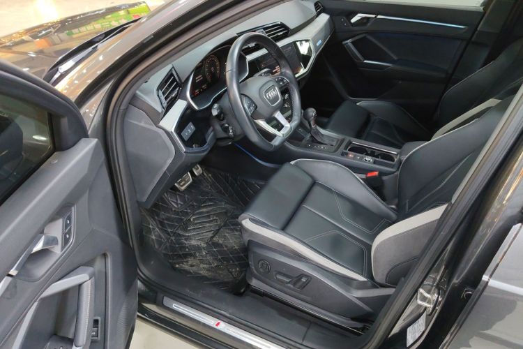 奥迪Q3 2024款 35 TFSI 时尚动感型中控内饰7003