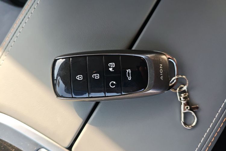 埃安 AION S Plus 2023款 70 乐享版 三元锂中控内饰7001