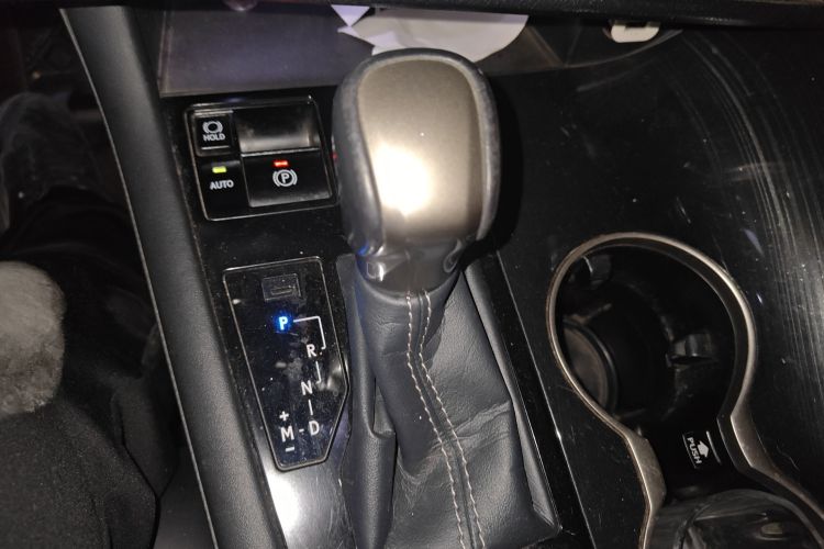 雷克萨斯RX 2016款 300 两驱精英版 国V局部细节18