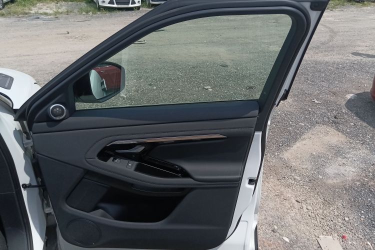 路虎 揽胜极光 2022款 极光L 249PS R-Dynamic 豪华版中控内饰7005