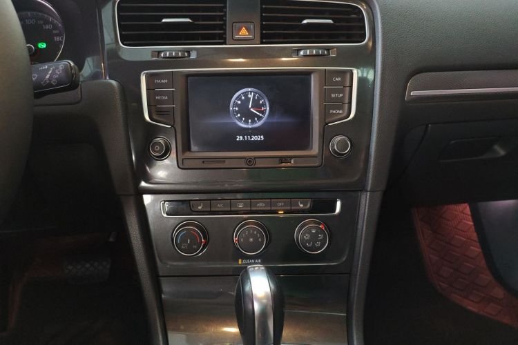 大众 高尔夫 2017款 230TSI 自动豪华百万辆纪念版中控内饰16