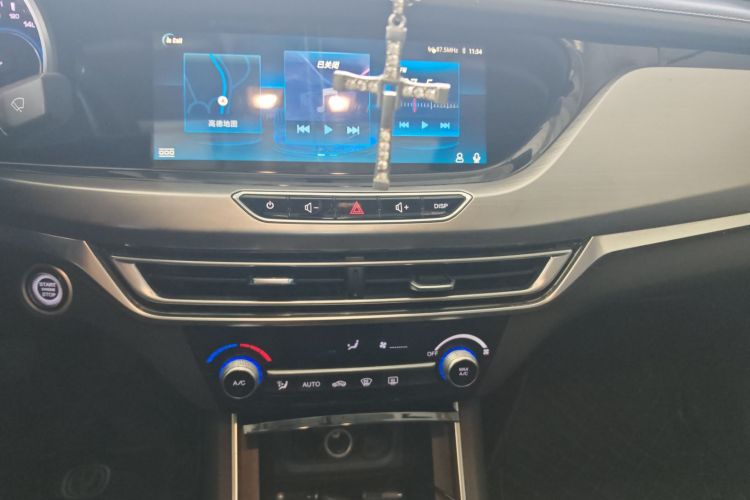 长安 逸动 2019款 高能版 1.6L GDI 手动先锋型 国VI中控内饰16