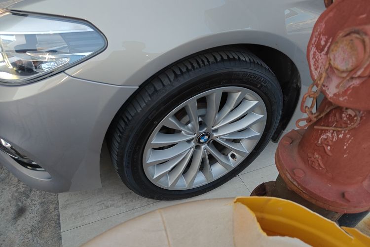 宝马5系 2018款 530Li 领先型 豪华套装车身外观6007