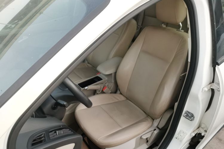 福特 福克斯 2017款 三厢 1.6L 自动舒适型智行版局部细节19