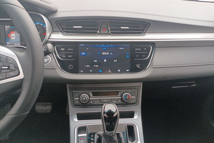吉利汽车 帝豪 2019款 领军版 1.5L CVT豪华型 国VI中控内饰16