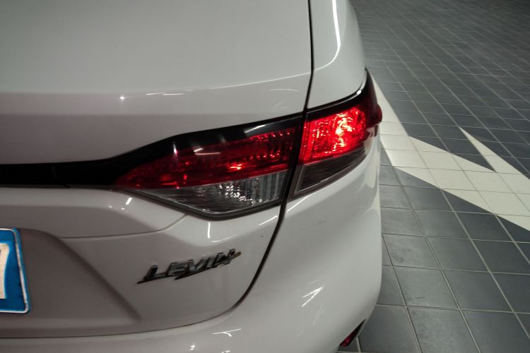 丰田 雷凌 2023款 TNGA 1.5L CVT进取版车身外观6006