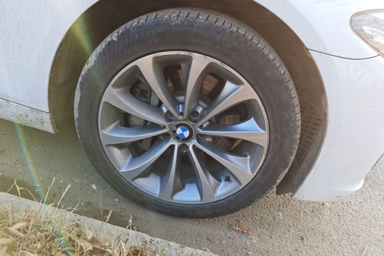 宝马5系 2017款 528Li xDrive领先型车身外观10