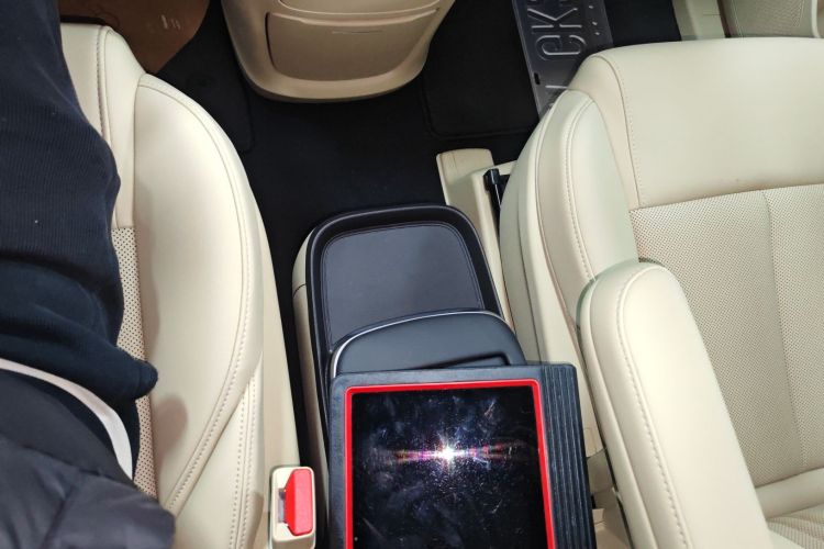 别克GL8新能源 2025款 陆尚 尊享版 7座中控内饰18