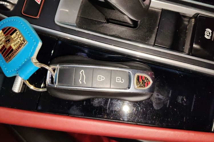 保时捷 Cayenne新能源 2019款 Cayenne E-Hybrid 2.0T中控内饰7001