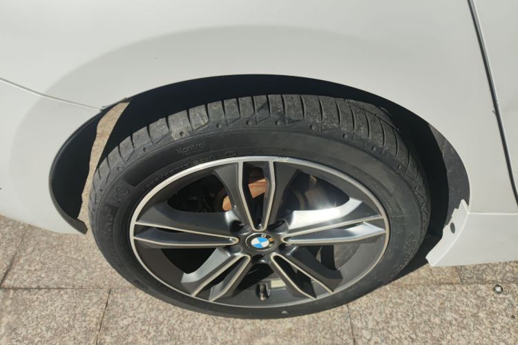 宝马1系 2017款 118i 运动型车身外观6008