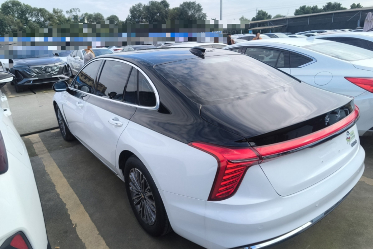 红旗H5 2023款 1.5T DCT智联旗韵版车身外观4