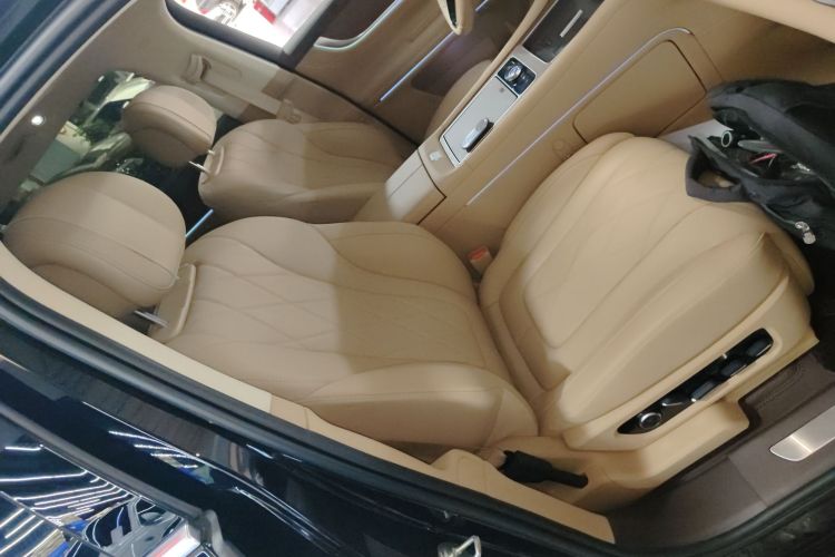 鸿蒙智行 问界M9 2024款 增程 Max版 42kWh 5座版中控内饰41