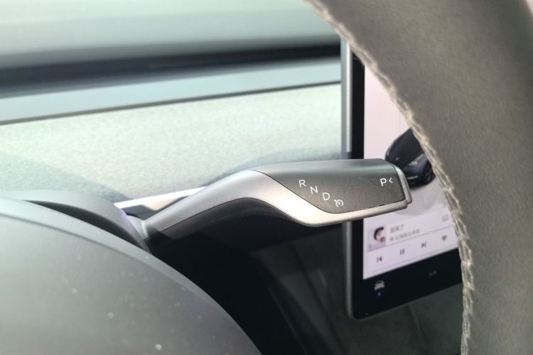 特斯拉 Model Y 2024款 后轮驱动版中控内饰18