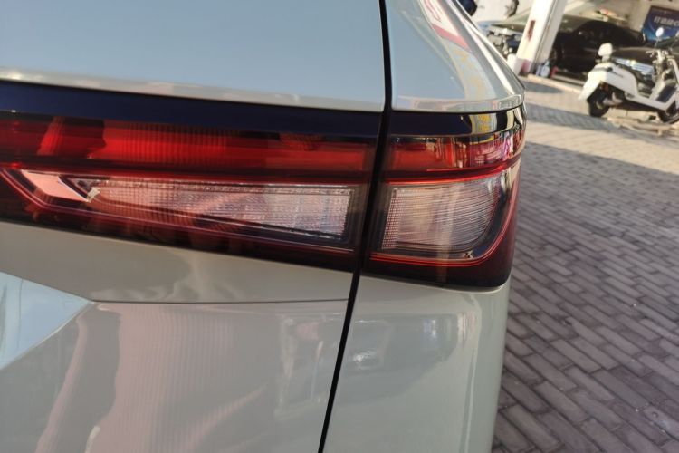 五菱汽车 五菱星辰 2021款 1.5T CVT星曜版车身外观9