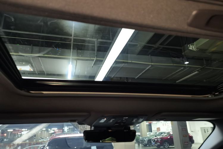 丰田 赛那SIENNA 2024款 2.5L混动 四驱尊贵版中控内饰22