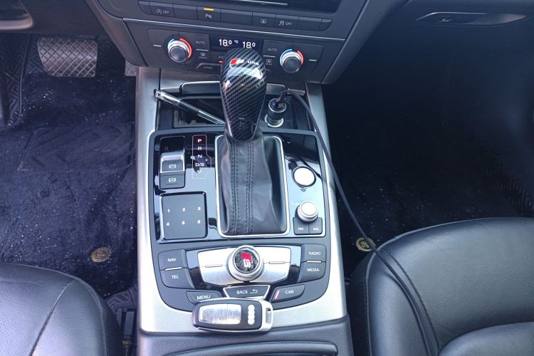 奥迪A6L 2017款 45 TFSI quattro 运动型中控内饰18