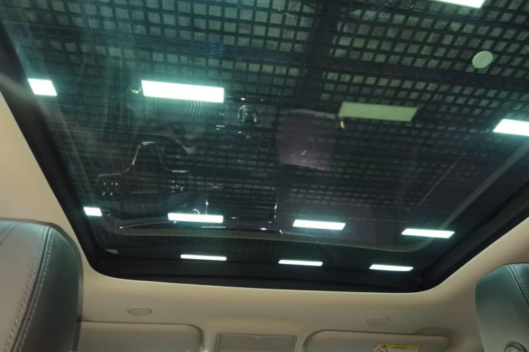 路虎 揽胜极光 2023款 极光L 249PS 豪华版中控内饰22