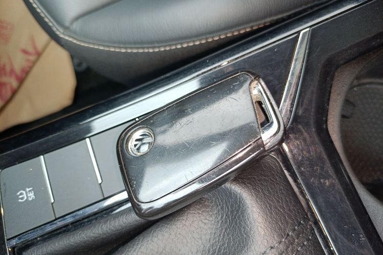 大众 帕萨特 2019款 330TSI 精英版 国VI中控内饰7001