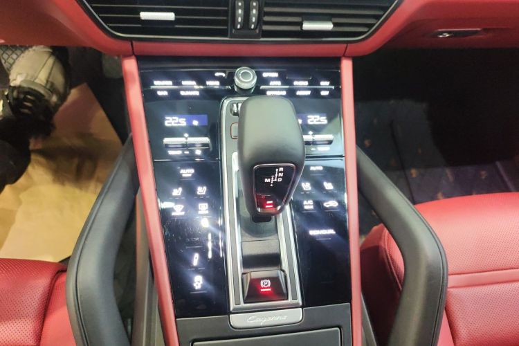 保时捷 Cayenne新能源 2023款 Cayenne E-Hybrid 2.0T局部细节18