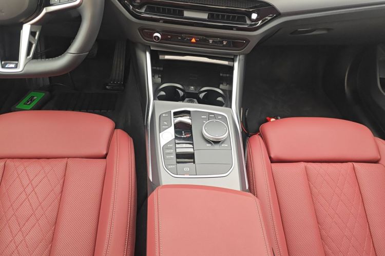 宝马3系 2025款 325i M运动套装中控内饰18