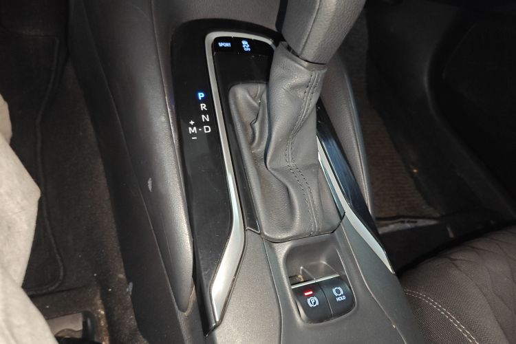 丰田 亚洲狮 2021款 2.0L 豪华版中控内饰18