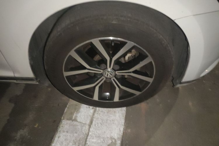 大众 蔚揽 2018款 380TSI 两驱舒行版车身外观10