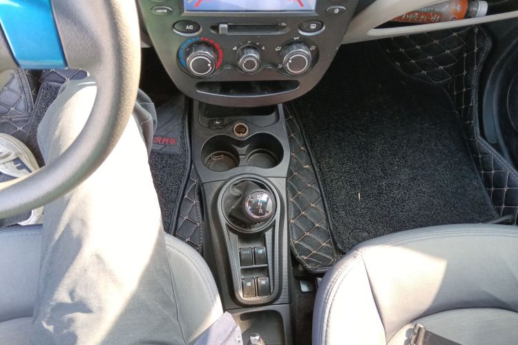 江铃集团新能源 江铃E200L 2018款 E200L 标准型（250KM）中控内饰18