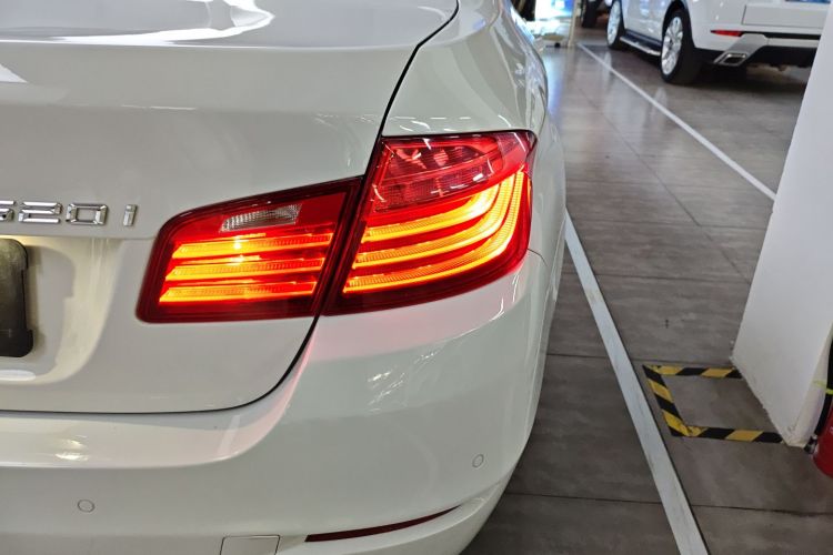 宝马5系(进口) 2014款 520i 典雅型车身外观9