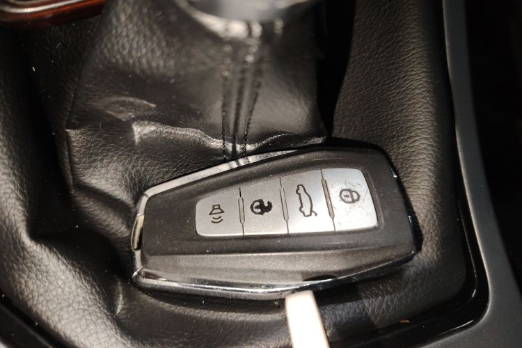 吉利汽车 帝豪 2020款 1.5L 手动舒适型中控内饰11