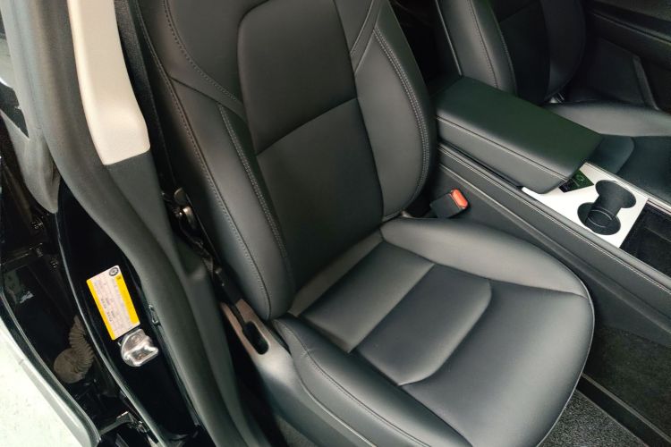 特斯拉 Model Y 2023款 后轮驱动版局部细节41