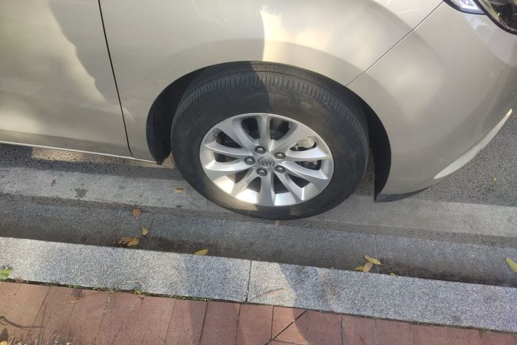 别克GL8 2017款 ES 28T 尊享型 国V车身外观10