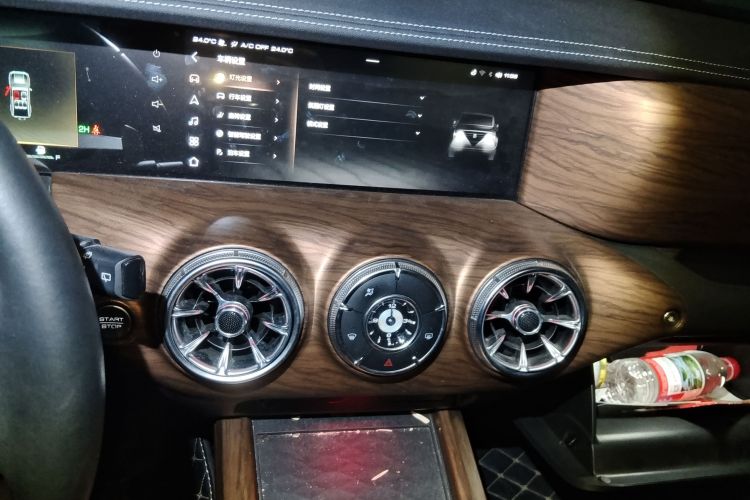 坦克300 2021款 越野版 2.0T 挑战者中控内饰16