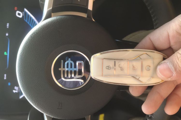 比亚迪 唐 2018款 2.0T 自动智联尊荣型 7座 国V中控内饰11